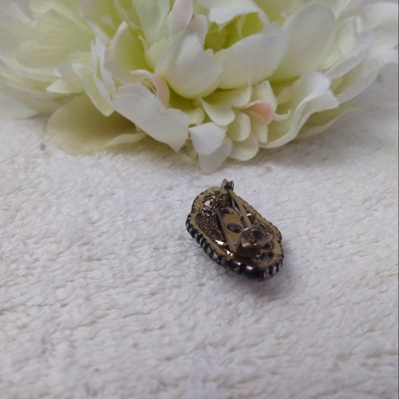 3/$10 🌟 Silver Tone Pin/ Brooch with Black Round Stone and Rhinestones - Picture 4 of 10